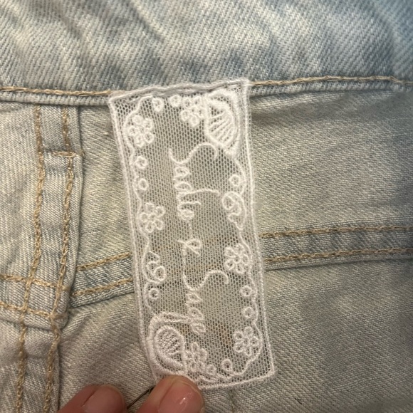 NWOT! Sadie & Sage Cheeky Denim Shorts Size Small. - Picture 8 of 9